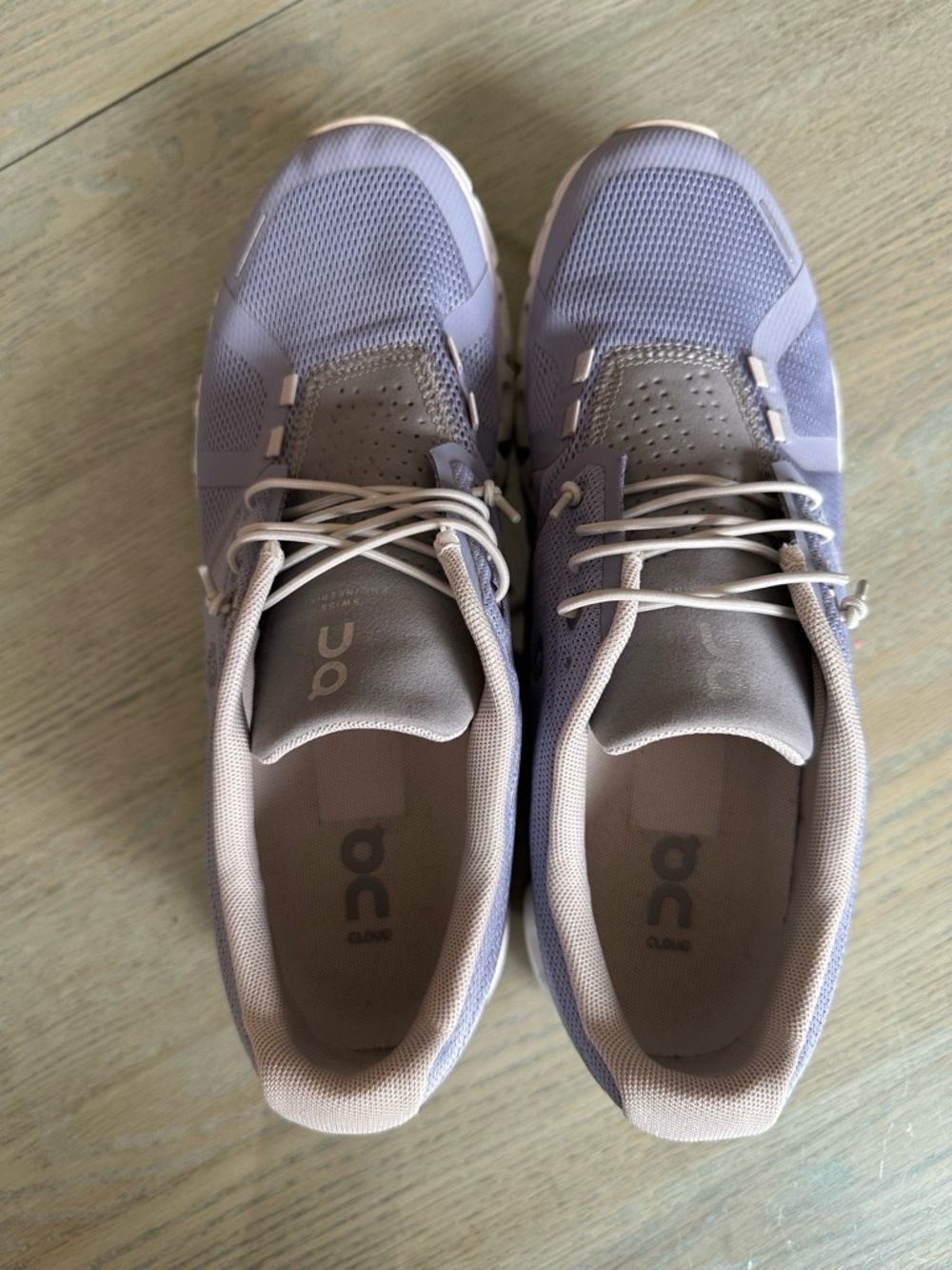 On Running Lavender/White Women's Sneakers Cloud 6 size 9 - Picture 6 of 11